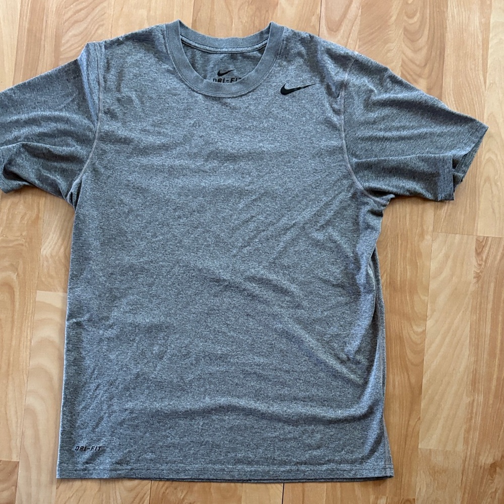 Nike Dri-Fit Men's Heather Gray Short Sleeve Tee Small
